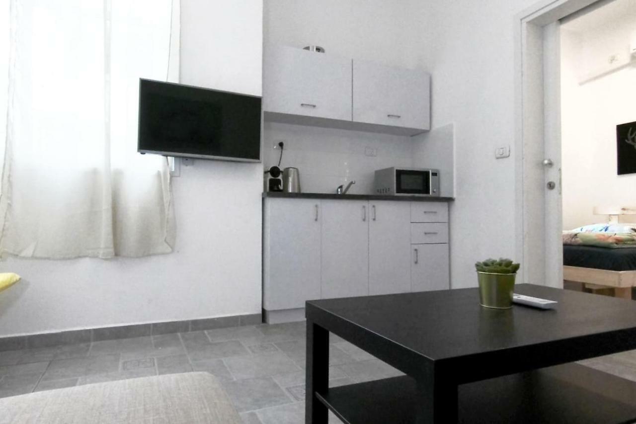 Trendy Apartments In The Heart Of Florentin With Free Netflix Tel-Aviv Extérieur photo